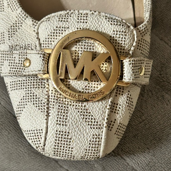 MICHAEL KORS Gold Logo Leather Flats Women’s Size 9.5 - Picture 3 of 9
